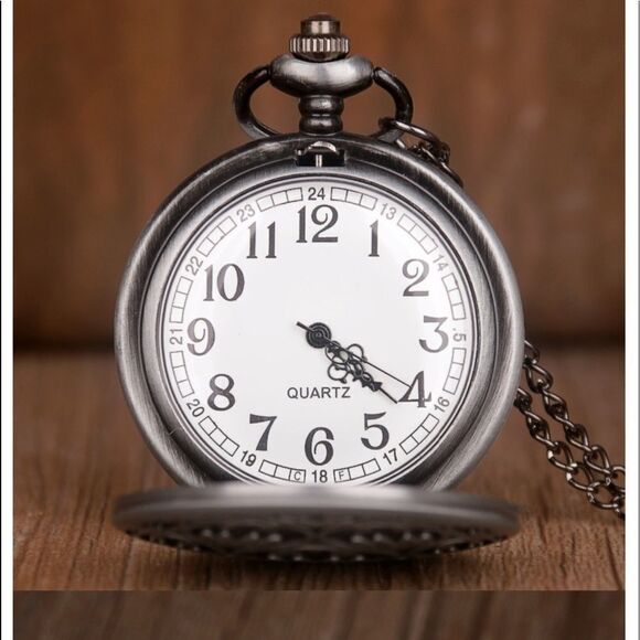 Octopus Quartz Pocket Watch Pewter tone - Picture 2 of 4